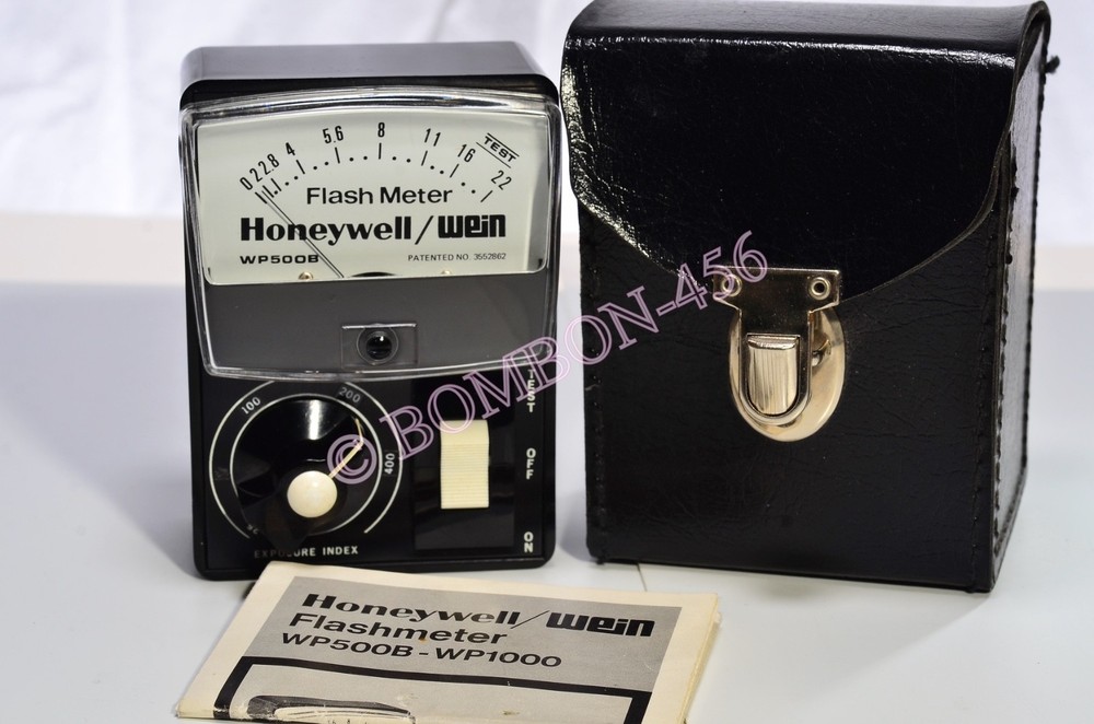 WEIN WP500B FLASHMETER W/ORIGINAL STORAGE CASE & MANUAL ALL IN MINT CONDITION.