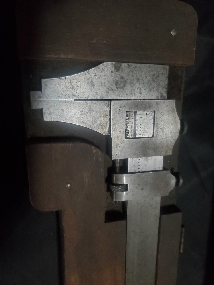 Vernier Caliper 37 Inch Brown And Sharp