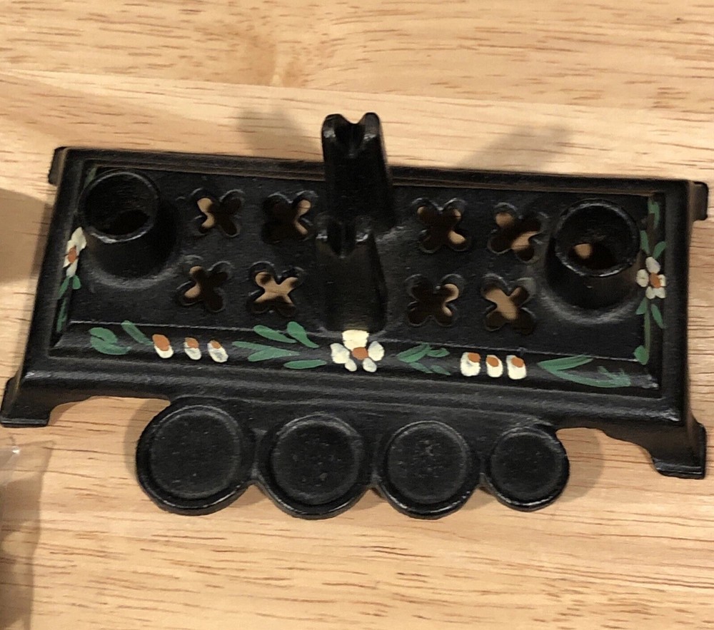 Vintage Miniature Cast Iron Scale With 4 Weights 5”