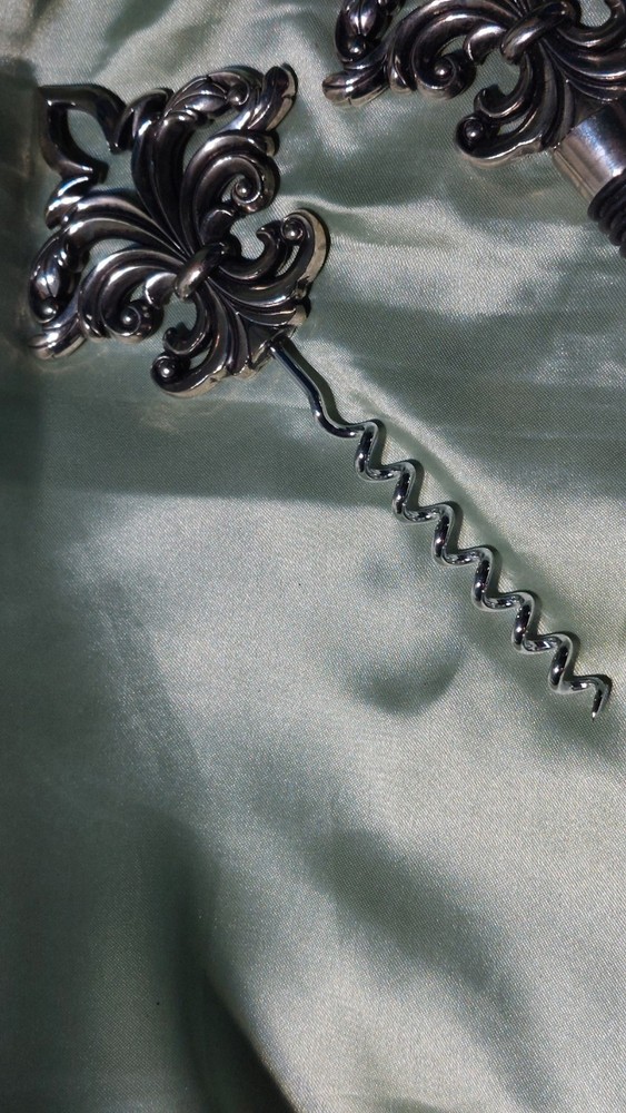 Decorative Fleur-de-lis Metal Corkscrew and Bottle Stopper Set