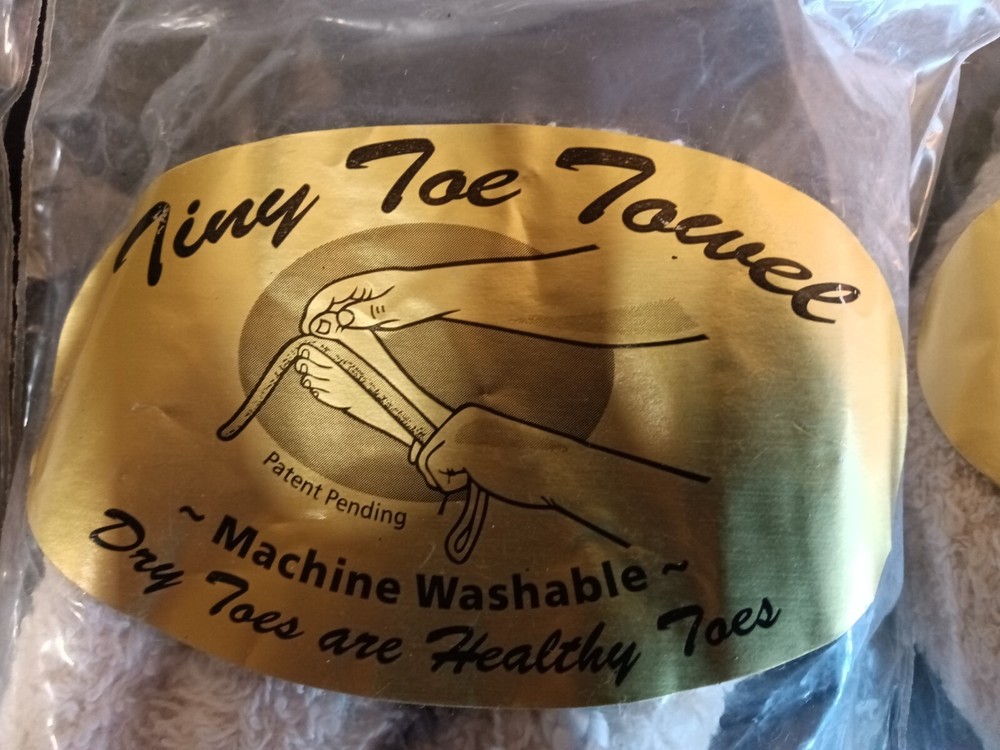 (Bundle!) 20 Tiny Toe Towels (Machine Washable)