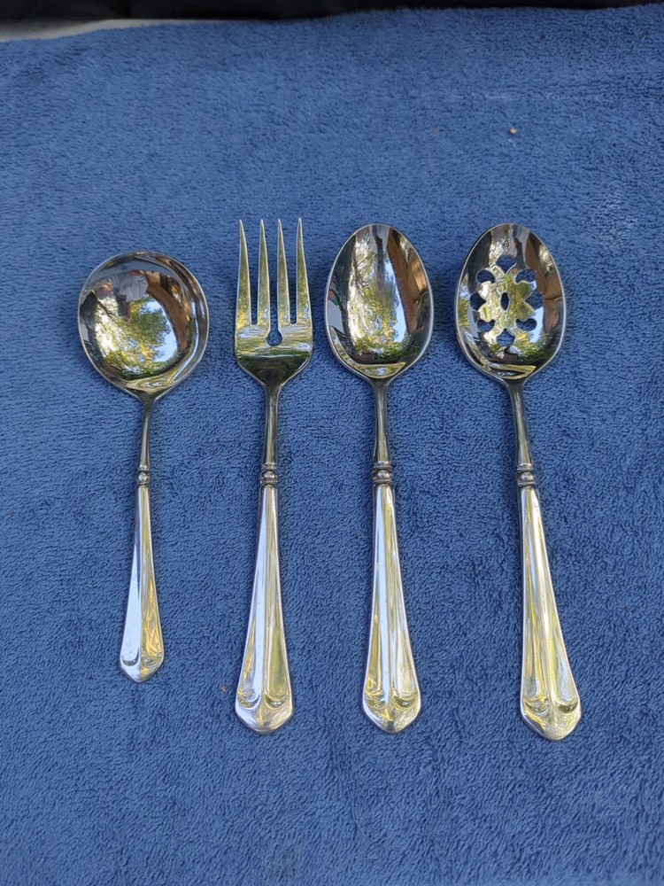 Mikasa 4 Piece Serving Set J1