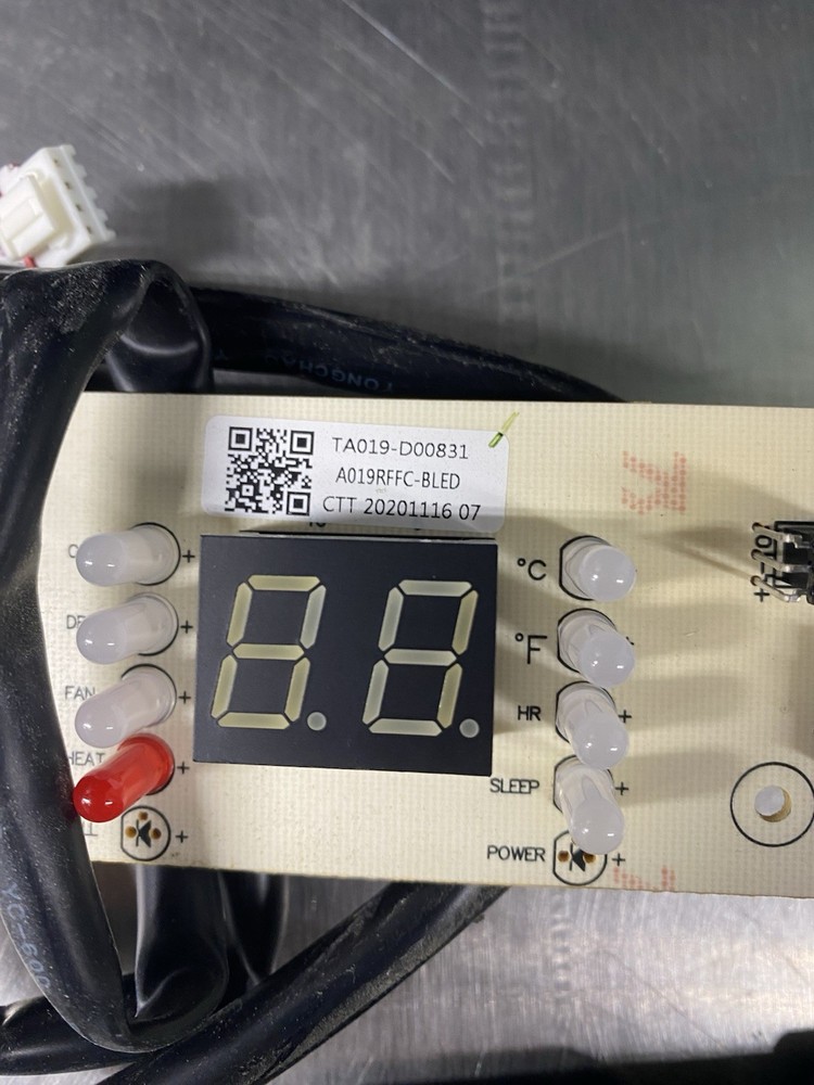 GE Air Conditioner Control board and Control Panel *pulled from APFD05JASWL1