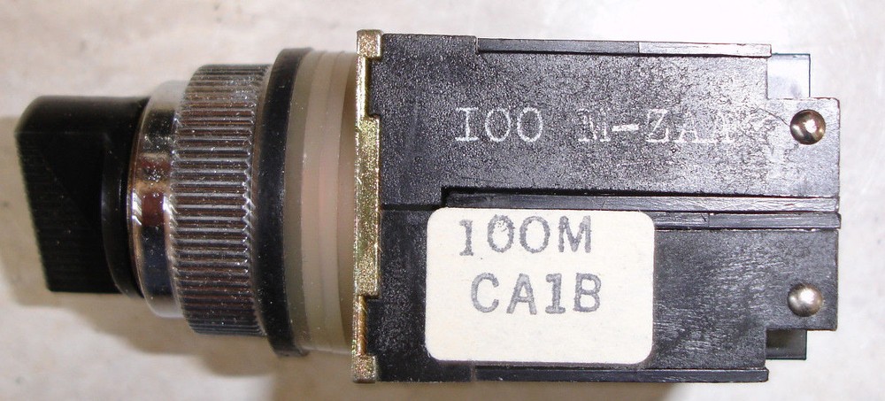 New GTE Sylvania 20MM Two Position Selector Switch 100MCA1B 7/8" hole