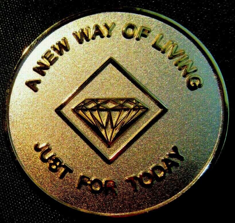 Narcotics Anonymous NA GOLD 5 Year Medallion Chip Coin Token clean