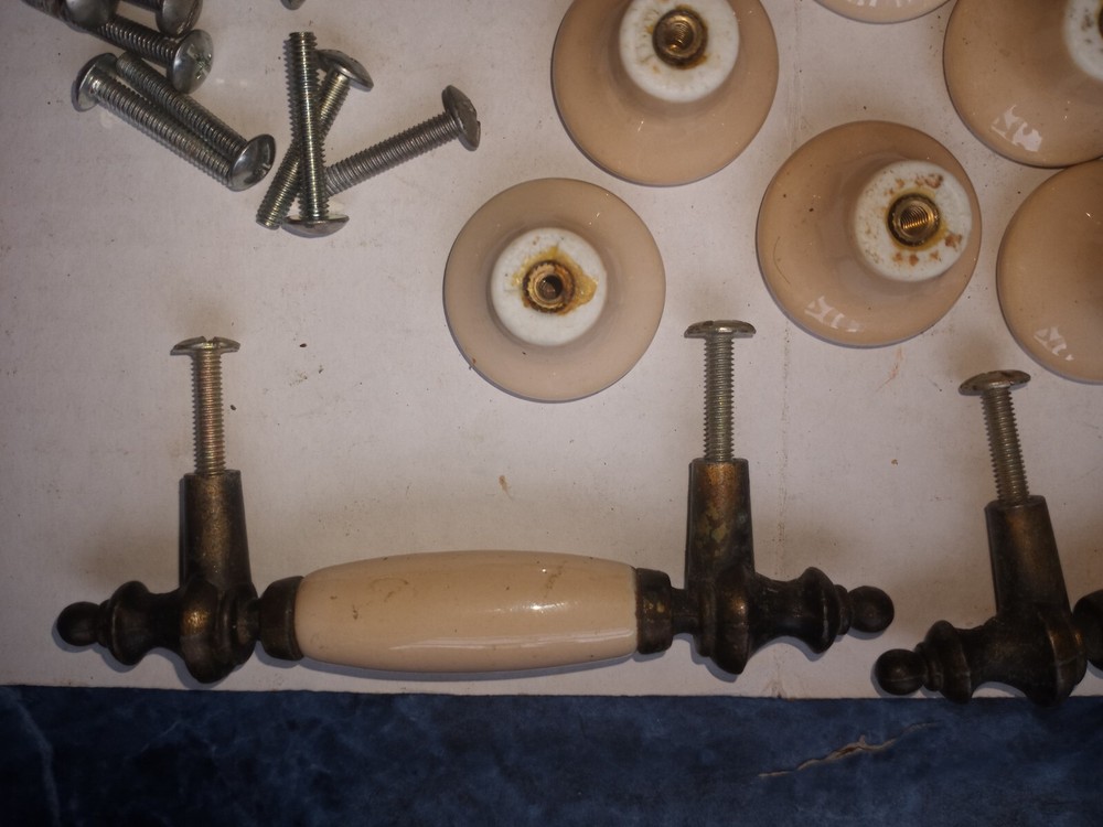 17 CABINET Hardware porcelain handles and knobs set