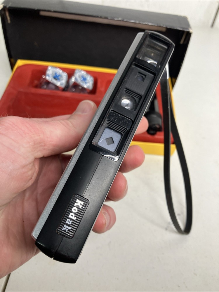Kodak Pocket Instamatic 60 Camera In Box W/ Magicube