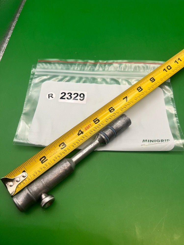 Autococker Bolt