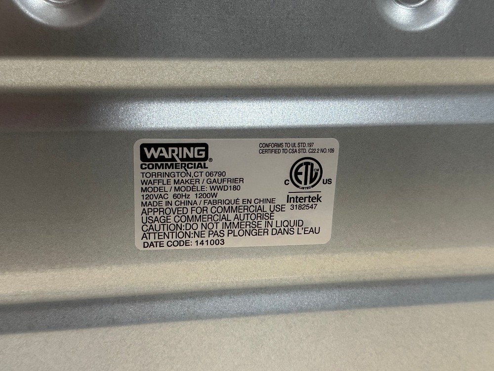 Waring Single Classic Waffle Iron WWD180