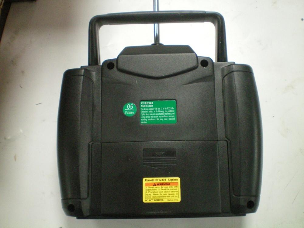Remote control for airplane model 92304