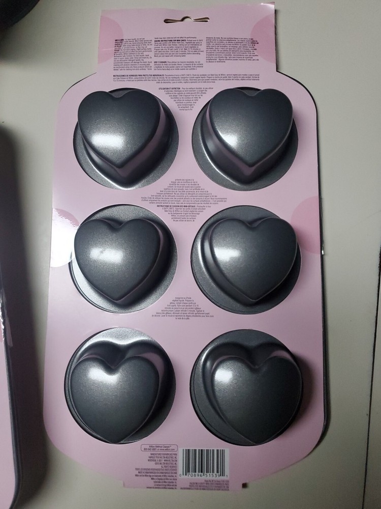Wilton Mini Heart Shaped 6 Non Cupcakes Pan New