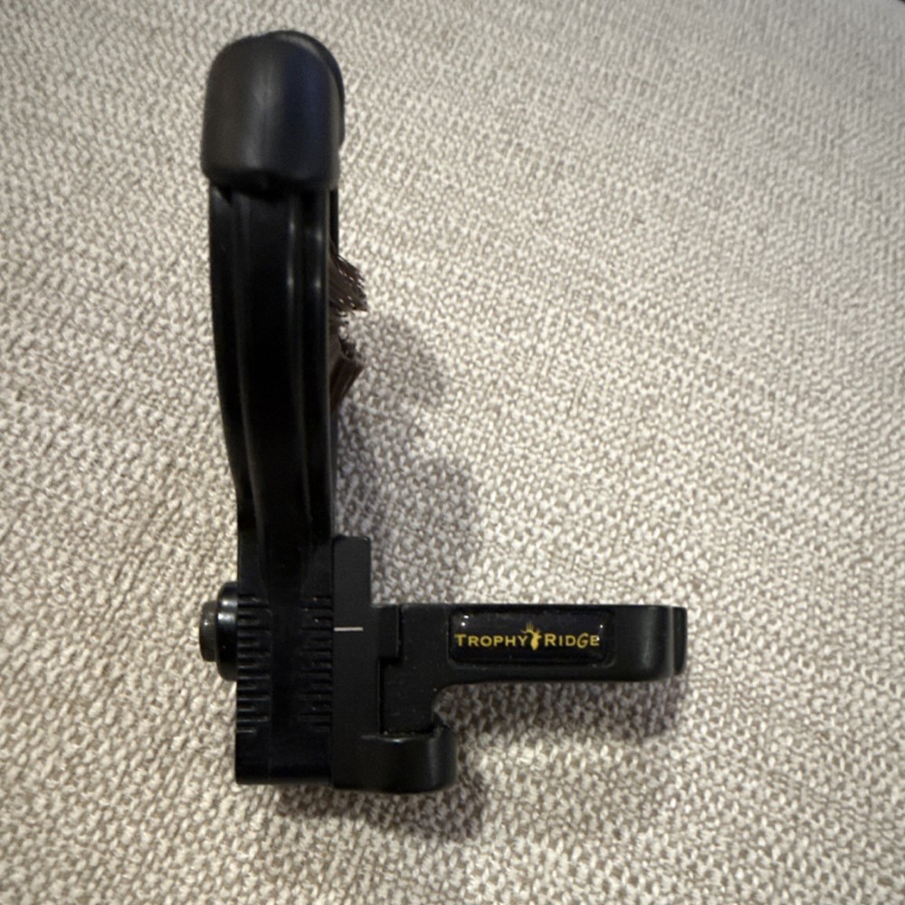 Trophy Ridge Whisker Biscuit Arrow Rest Black Containment Type Archery Accessory