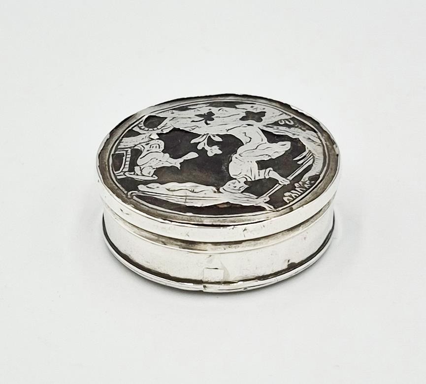 FINE GEORGIAN SOLID SILVER PIQUE WORK PATCH BOX c1760