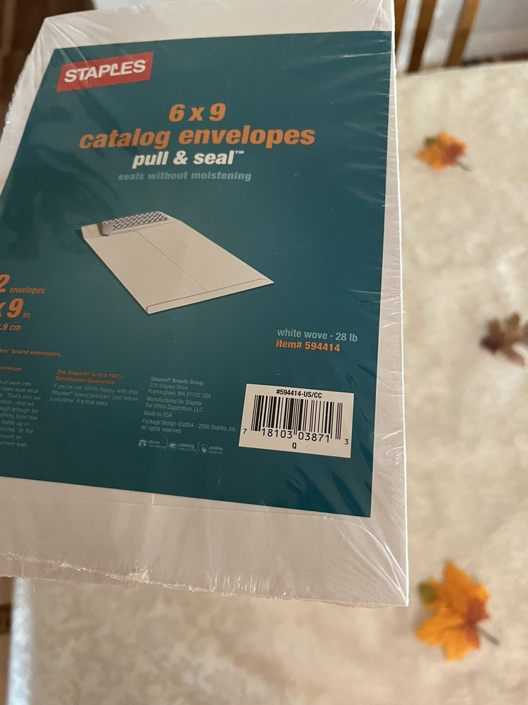 Staples Pull and Seal. Catalog Envelopes 6" x 9" White. 12 Envelopes. NEW