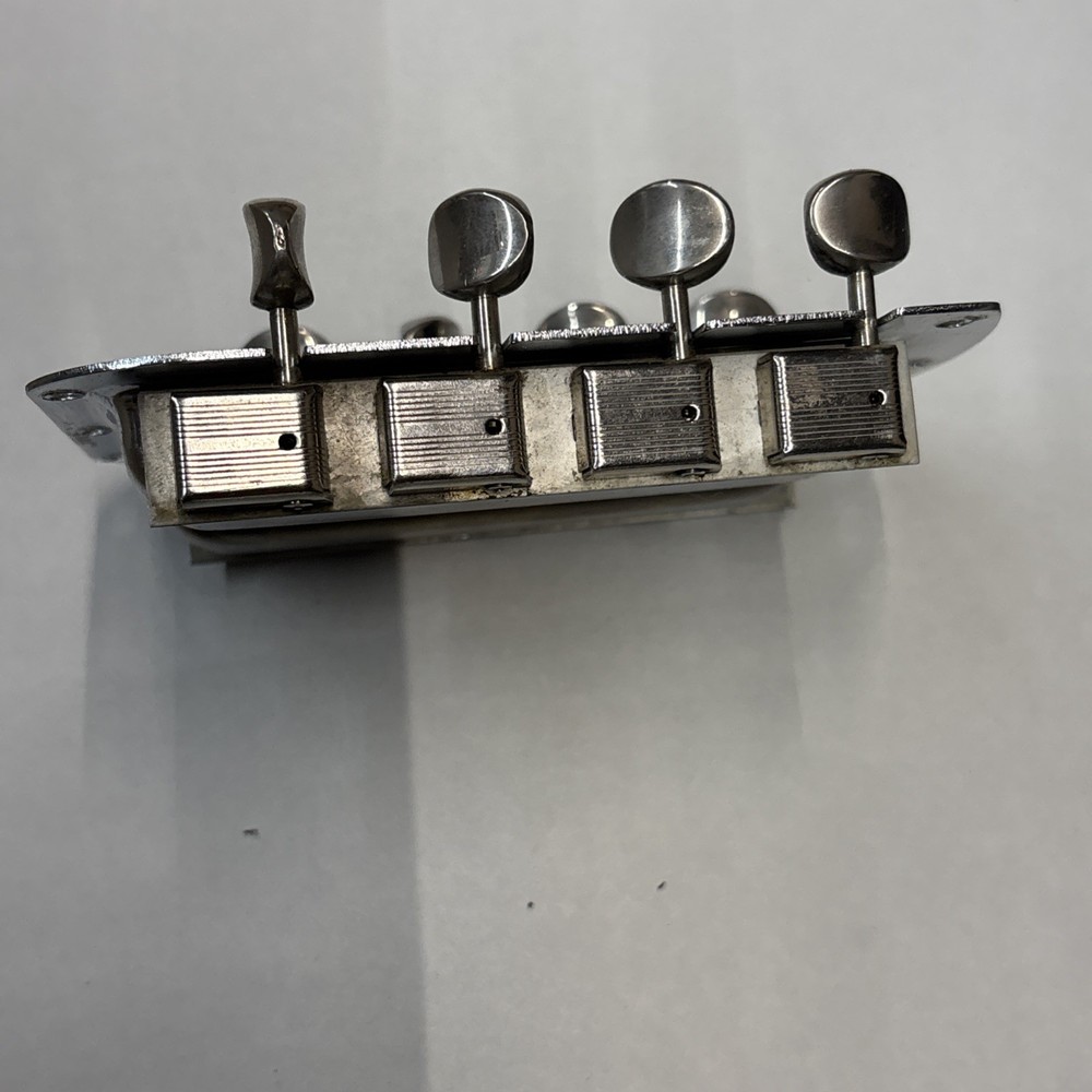1958 - 64 Fender D8 8-string Champ Stringmaster guitar tuners pan