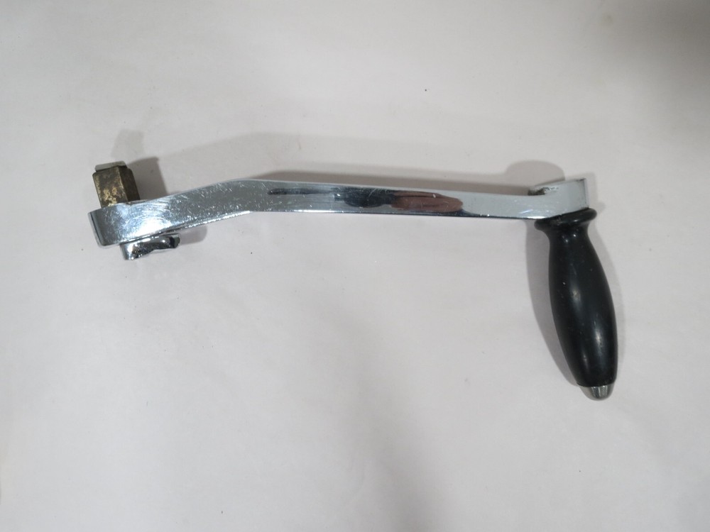 BARIENT 11" LOCKING WINCH HANDLE CHROME W/ BLACK HANDLE