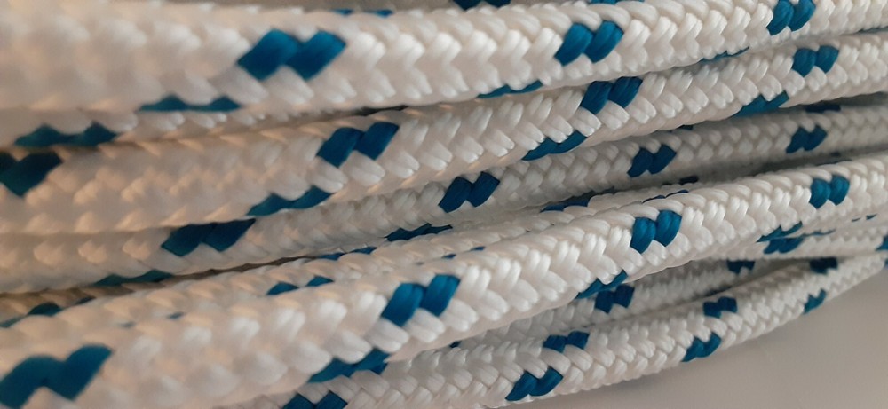 5/16 x 87 ft. Double Braid-Yacht Braid polyester rope hank. White/Blue