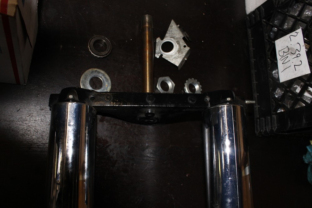 2003 Harley-Davidson Road Glide FLTRI LOWER TREE STEM