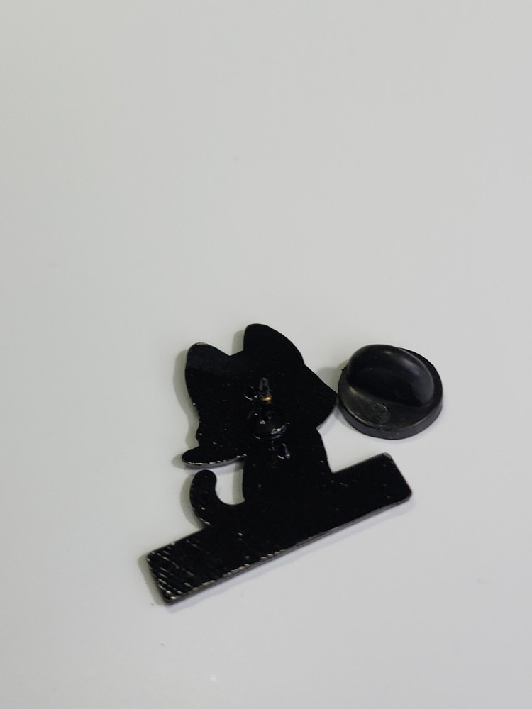 I'm No Scaredy Cat Lapel Pin