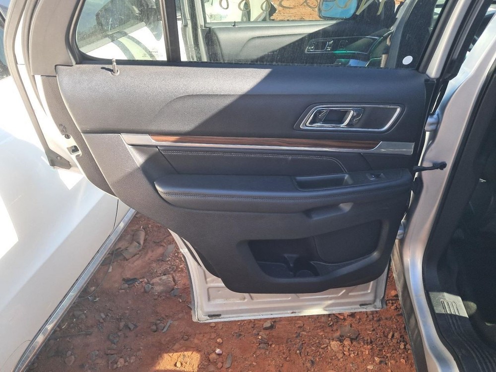 Fuse Box Engine Fits 17 EXPLORER 4838806