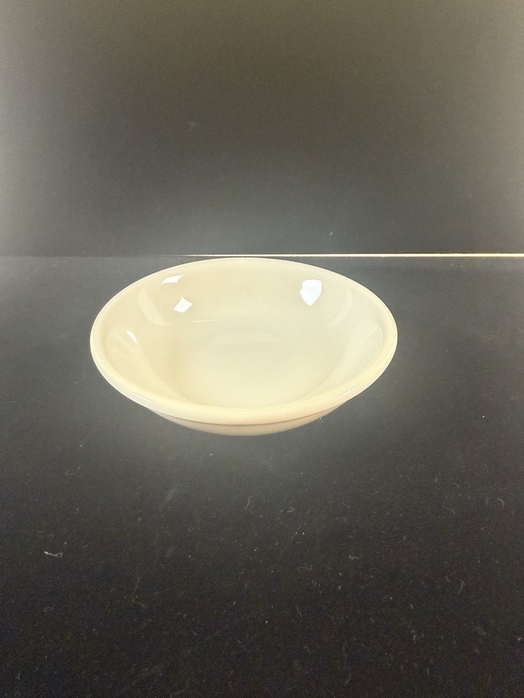 Tuxton China 3 oz. American White/Eggshell Ceramic Fruit Salsa Restaurant Ware