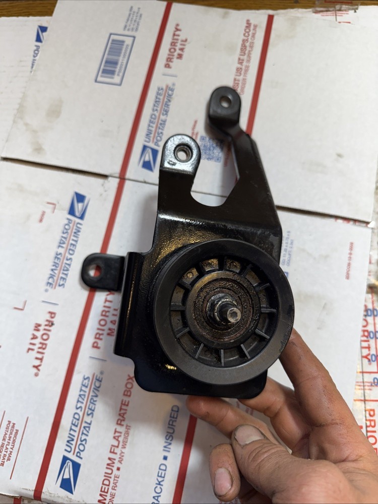 Mercruiser tensioner puller with bracket 862083