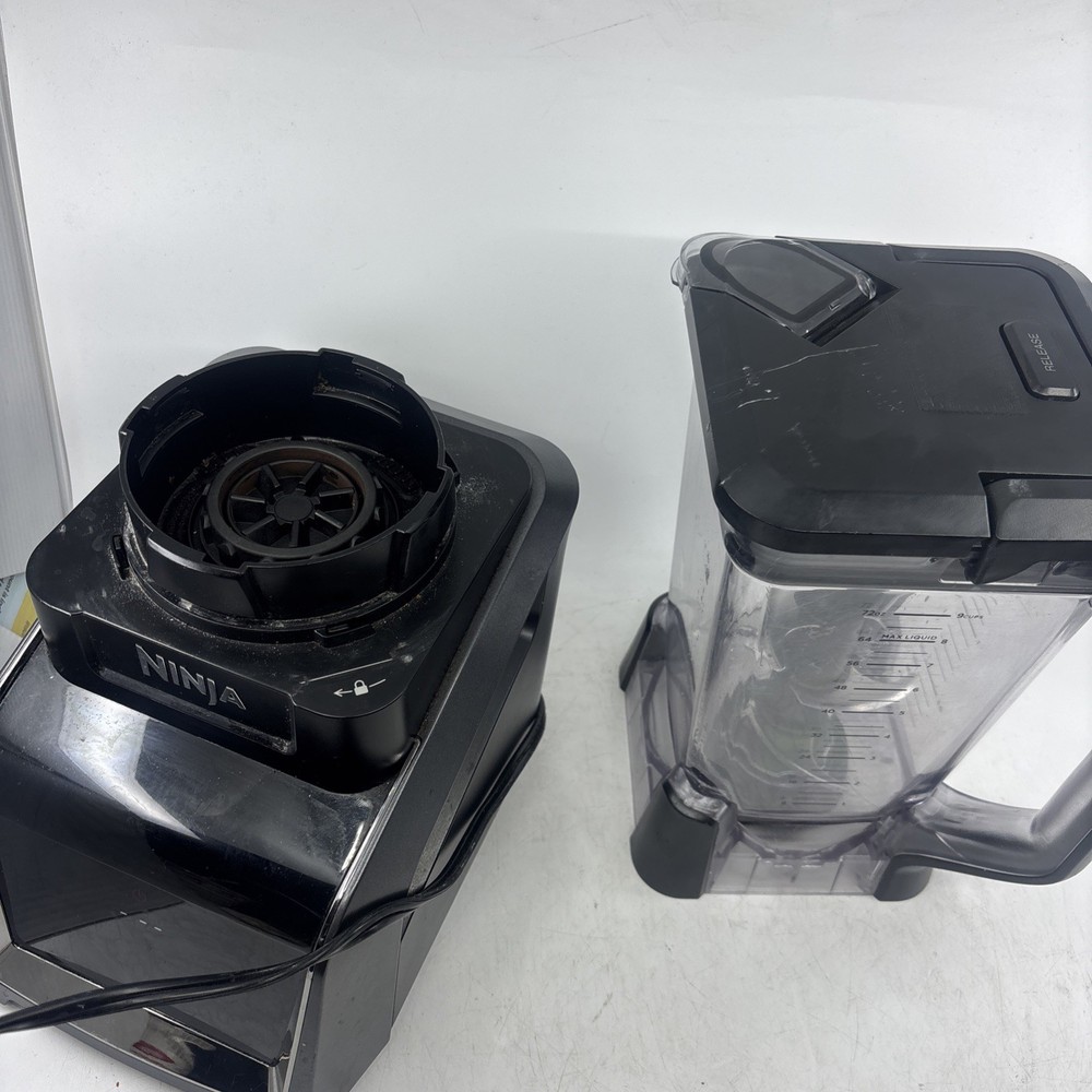 Ninja CT680SS Intelli-Sense Kitchen Blender Touchscreen