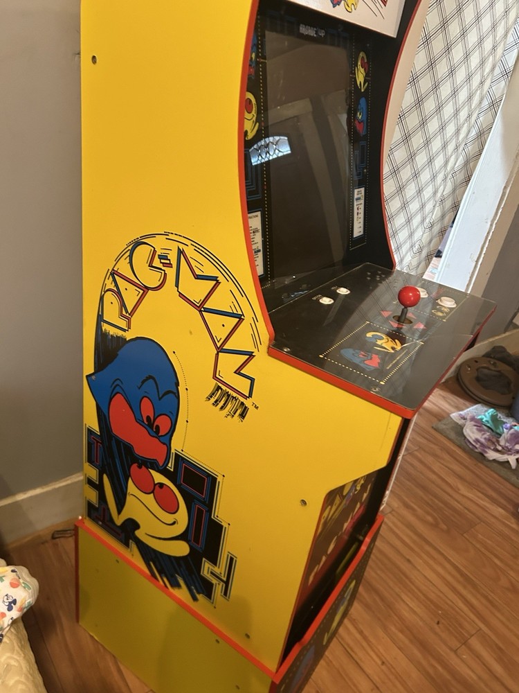 PAC-Man arcade game 2 versions
