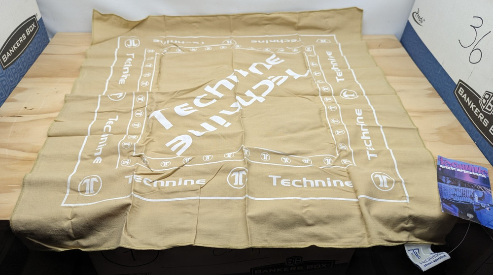 Technine snowboard Street Specifics tan bandana