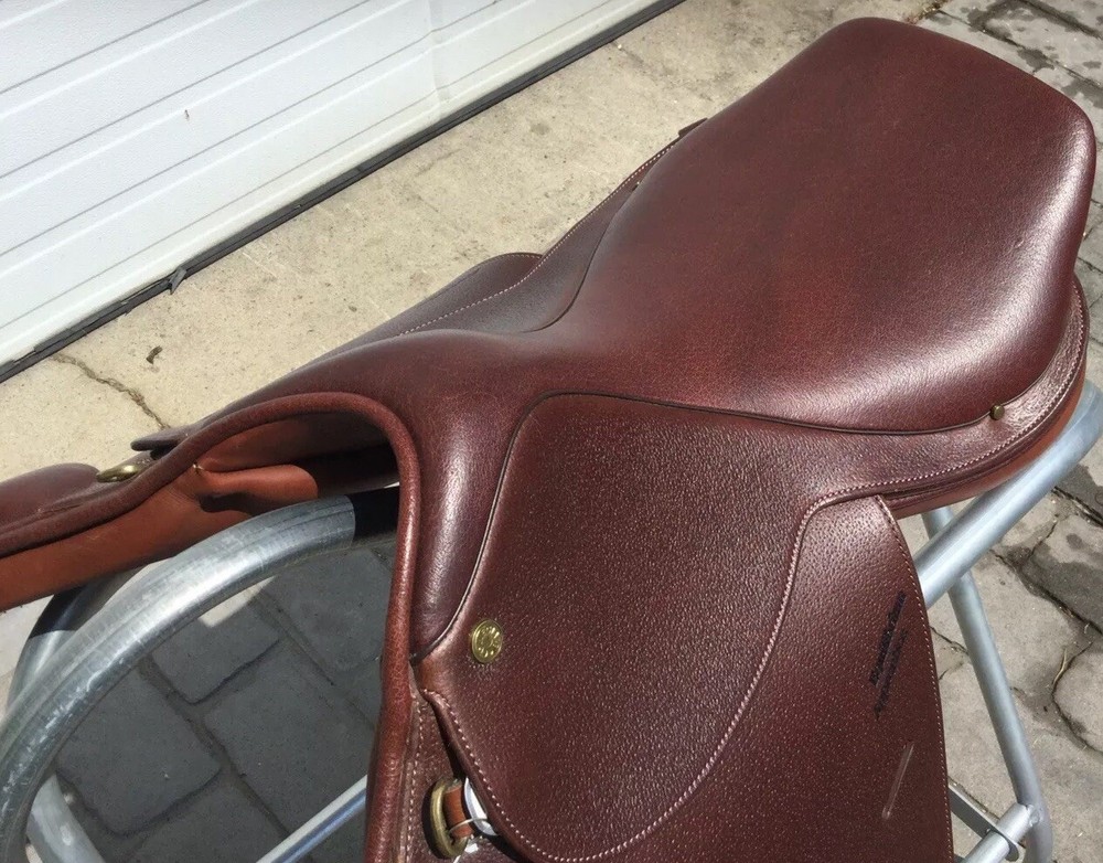 Collegiate Equilibrium Apprentice 17" Close Contact Saddle