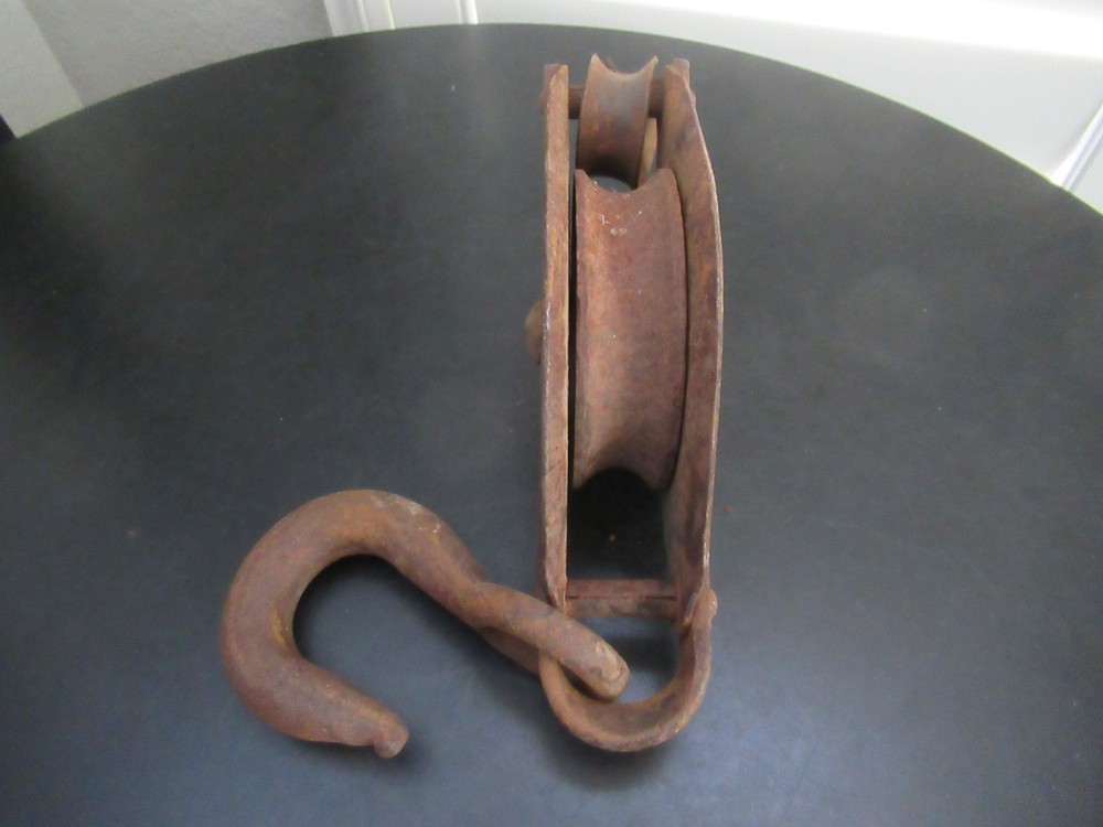 VTG Rustic Cast Iron Block & Tackle Pulley Hook Size 11"