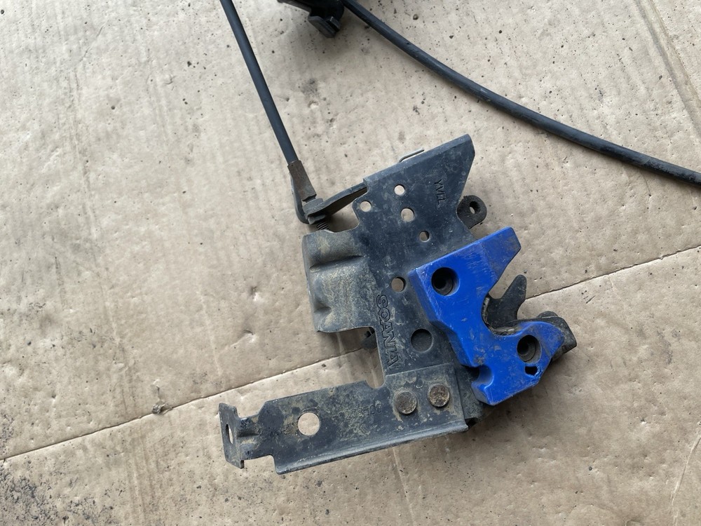 Scania R Grill Lock Set