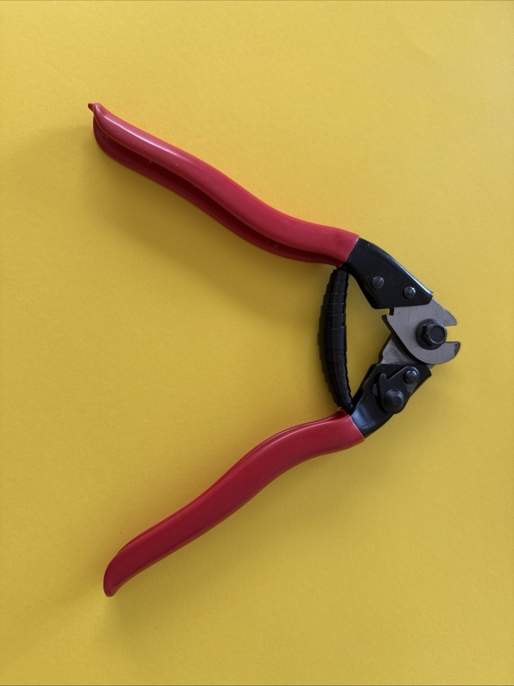 7.5” Hand Held Wire/Cable Cutter Tool