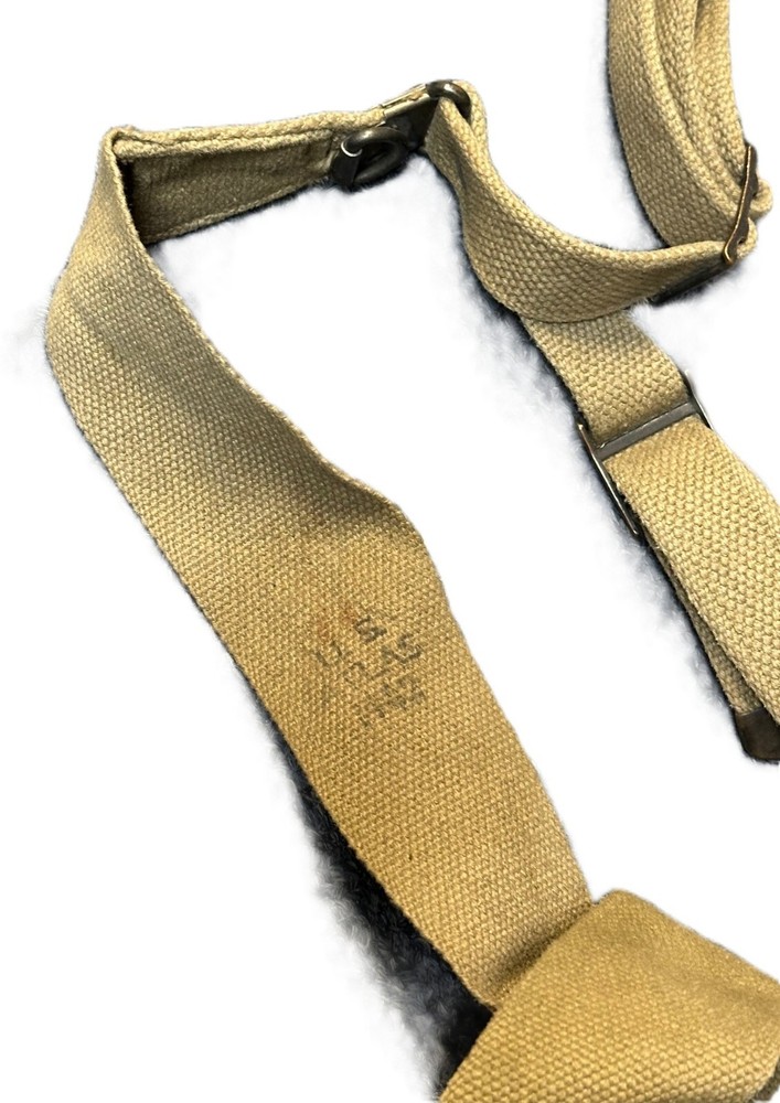 US GI WWII DATED FIELD COMBAT SET.