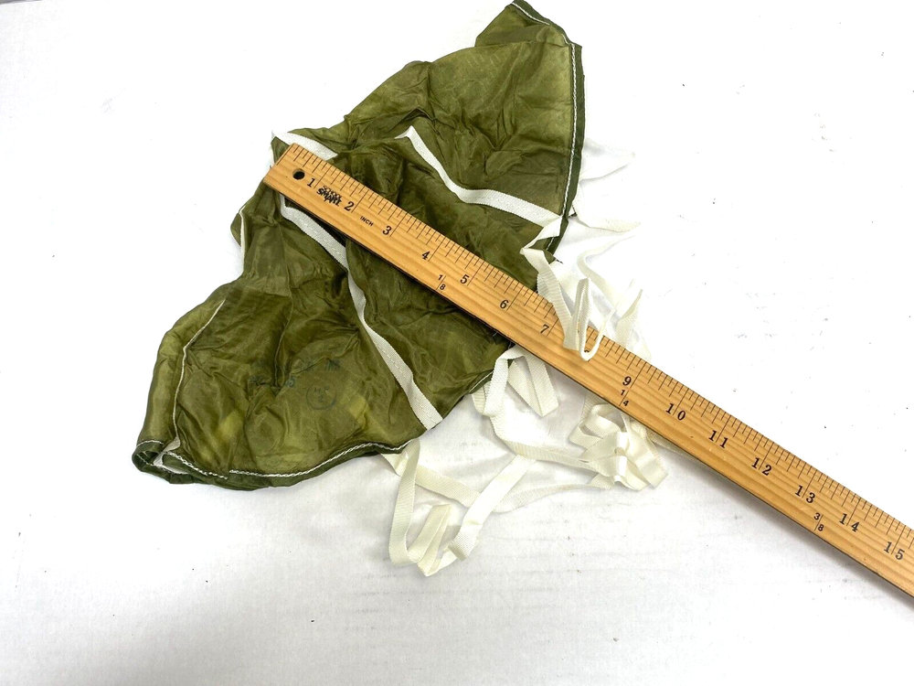 Small 16'' Chaff Parachute 3pk