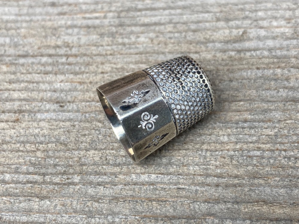 VTG STERLING SILVER THIMBLE PANELED w STAR NO. 8