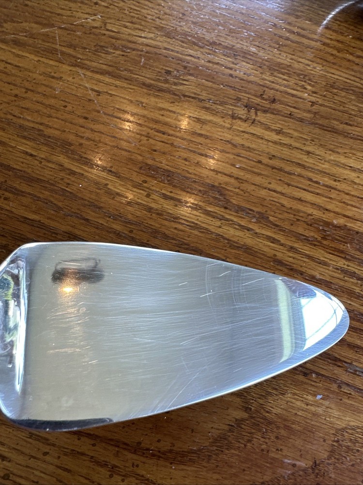 WALLACE Wickham Deep Silverplate Serving Cake Pie Knife Flatware Fan Bead 9.5”