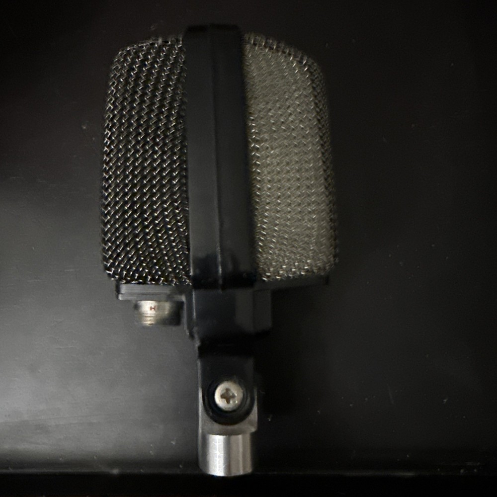 Vintage Realistic Dynamic Microphone 33-989 Cardioid