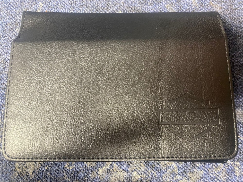 GENUINE HARLEY DAVIDSON DOCUMENT / HANDBOOK WALLET FOLDER. NEW AND UNUSED.