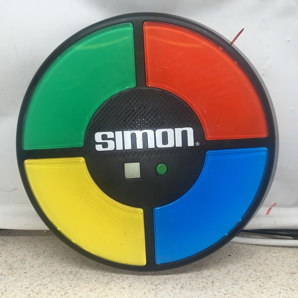 Simon Says Electronic Game Hasbro 2013 Classic Toy - Tested & Working