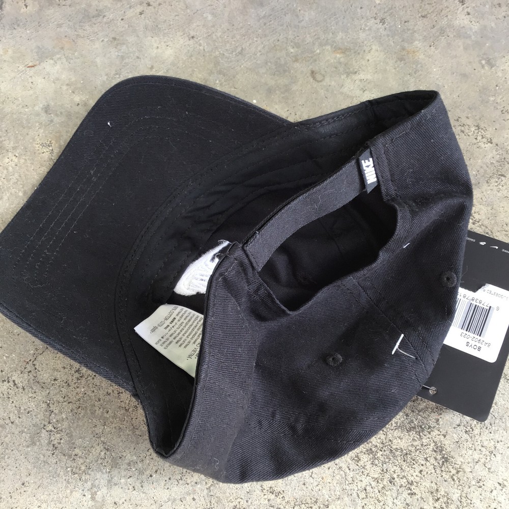 NWT Nike Child Unisex Black and White Strapback Adjustable Hat