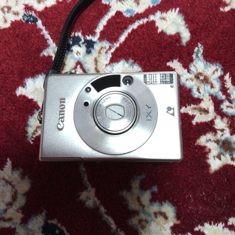 Canon Camera Vintage Ixy 320 Compact Digital , Beautiful