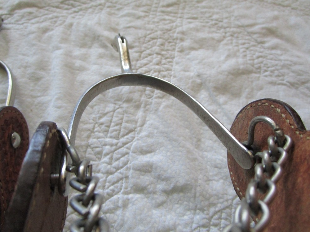 3" WESTERN SPINNING ROWEL SPURS WITH TOOLED LEATHER STRAPS