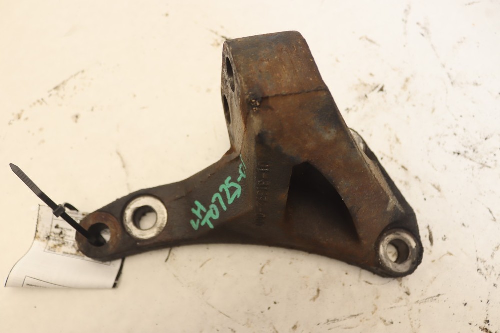 2008-2017 FREIGHTLINER CASCADIA 125 DD15 REAR LEFT ENGINE MOUNT BRACKET OEM