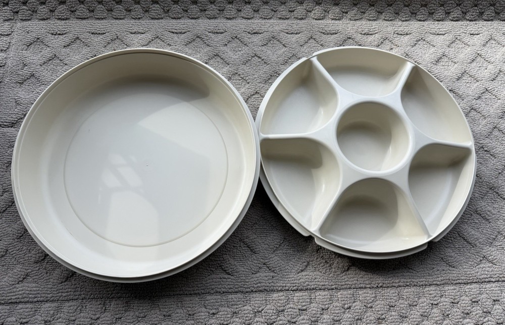 Tupperware Divided Dip Tray Serving Storage Set with lid Veggie Fruit
