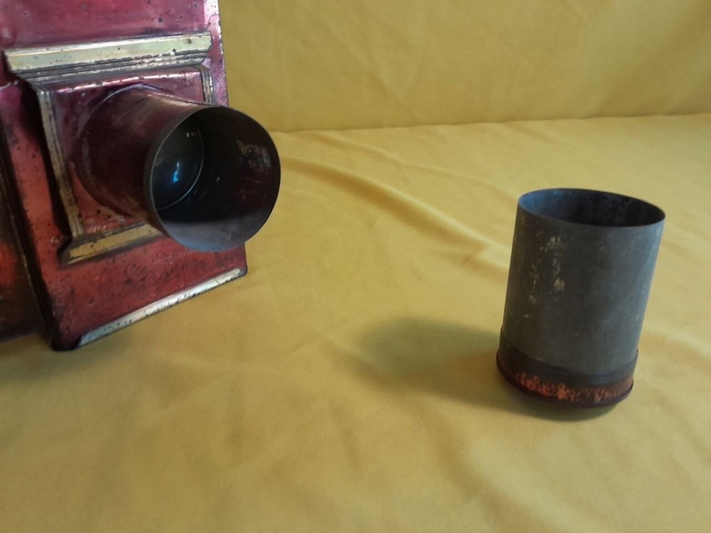 1885 RARE ANTIQUE MAGIC LANTERN PROJECTOR MEDAILLON LAPIERRE POLYCHROME 14”