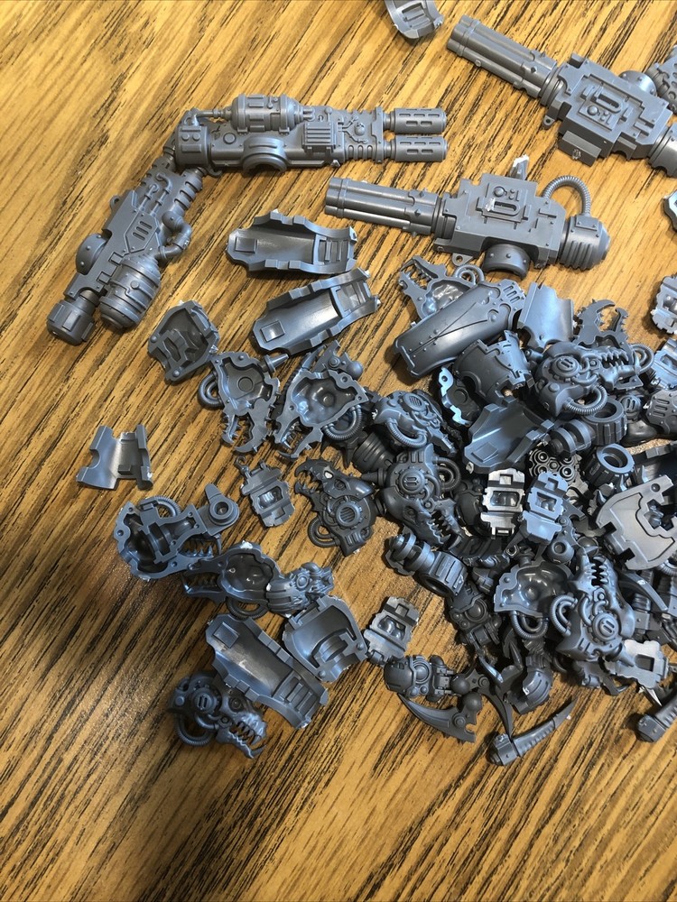 Warhammer 40k Massive Chaos Wardog Bits Lot (n45)