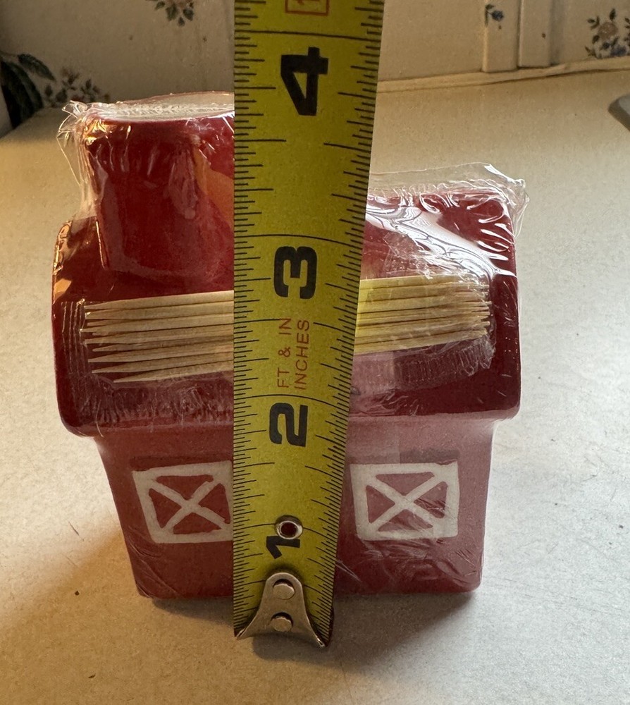 Red Barn Toothpick Holder ~Very Cute~