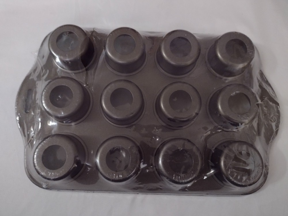 Mini Cheese Cake Pan 12 Count