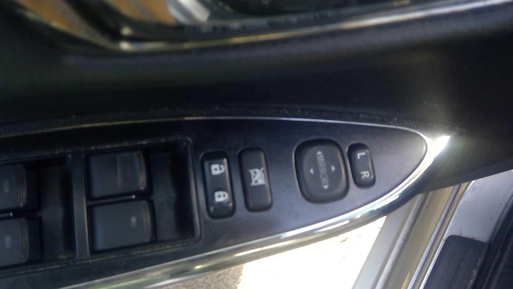 AVALON 2018 Fuse Box Cabin 1118442